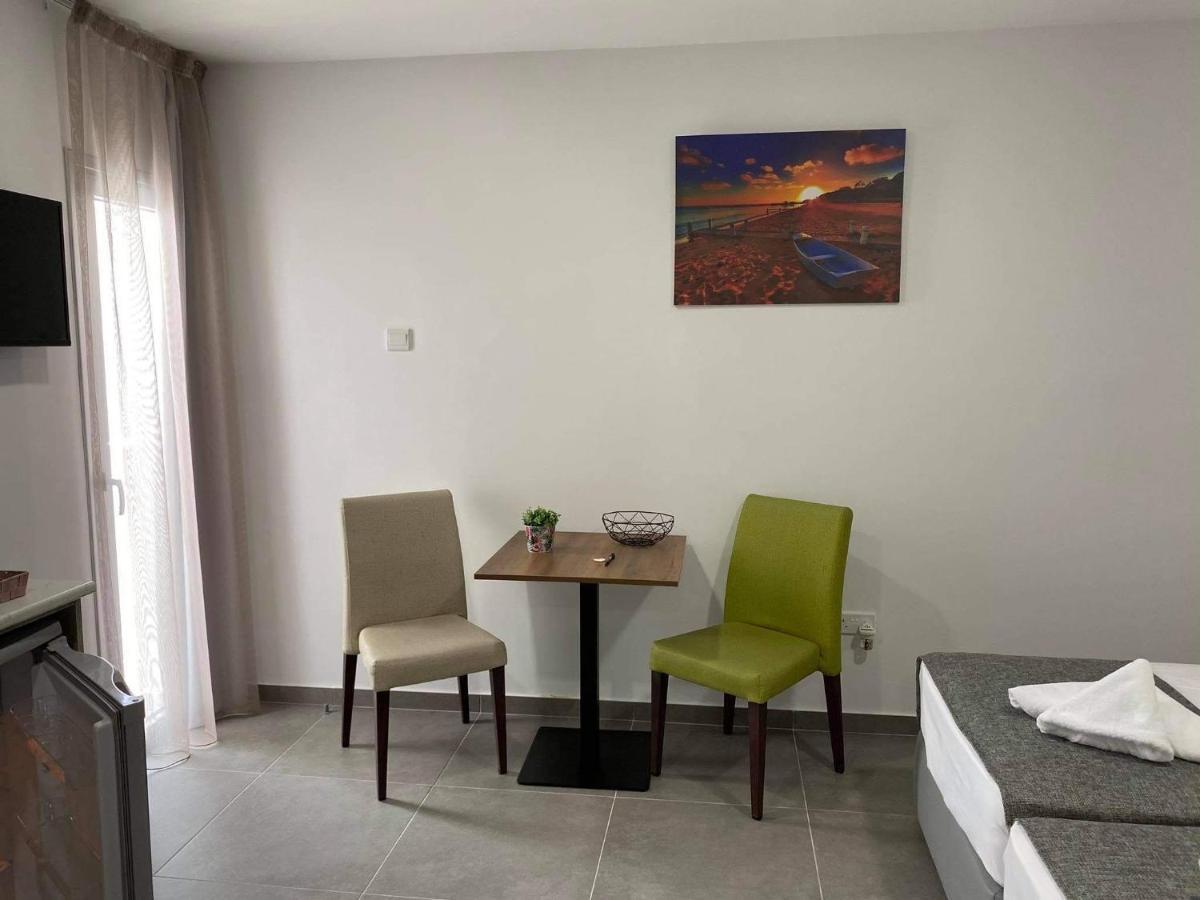 Ellenapa Apts & Studios Αγία Νάπα Εξωτερικό φωτογραφία